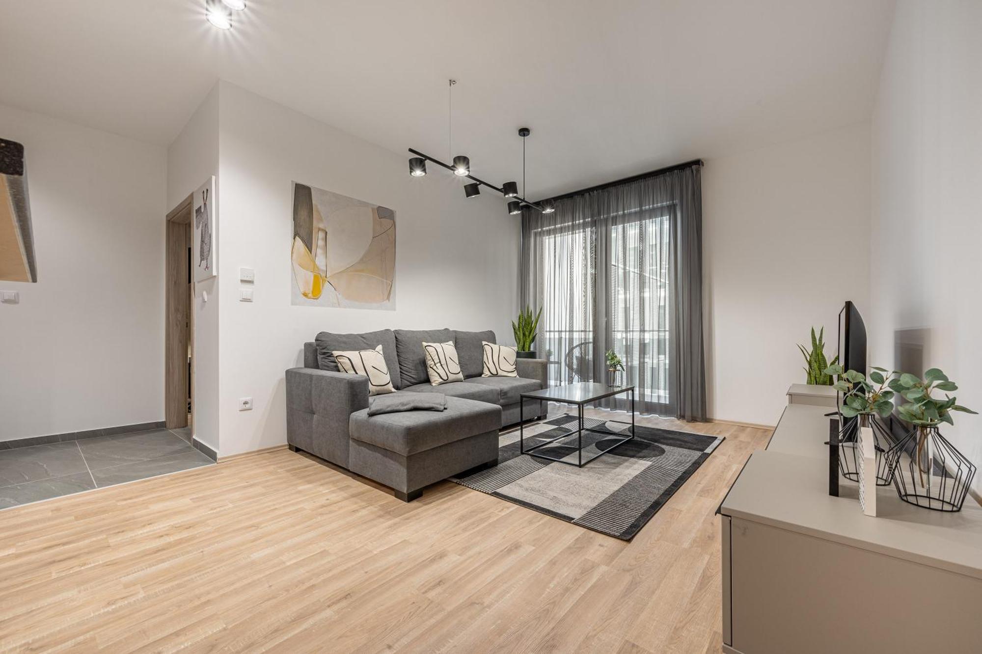 Condo With Balcony @ Downtown ブダペスト エクステリア 写真